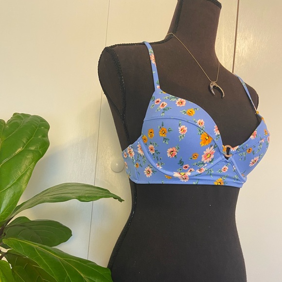 Super Cute Under Wire Bikini Top | Light Purple - Picture 8 of 9